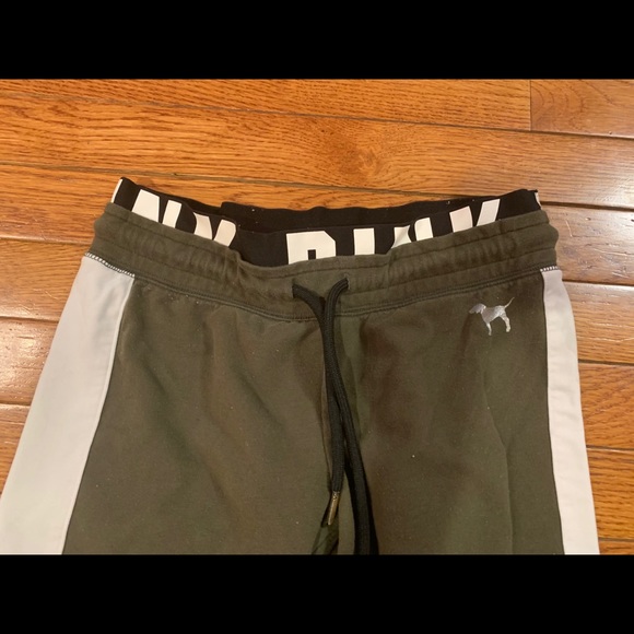 Comfy, warm joggers - Picture 2 of 11